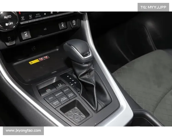 全新丰田RAV4实车进店！水泥灰色车身质感不俗 尺寸升级配2.5L